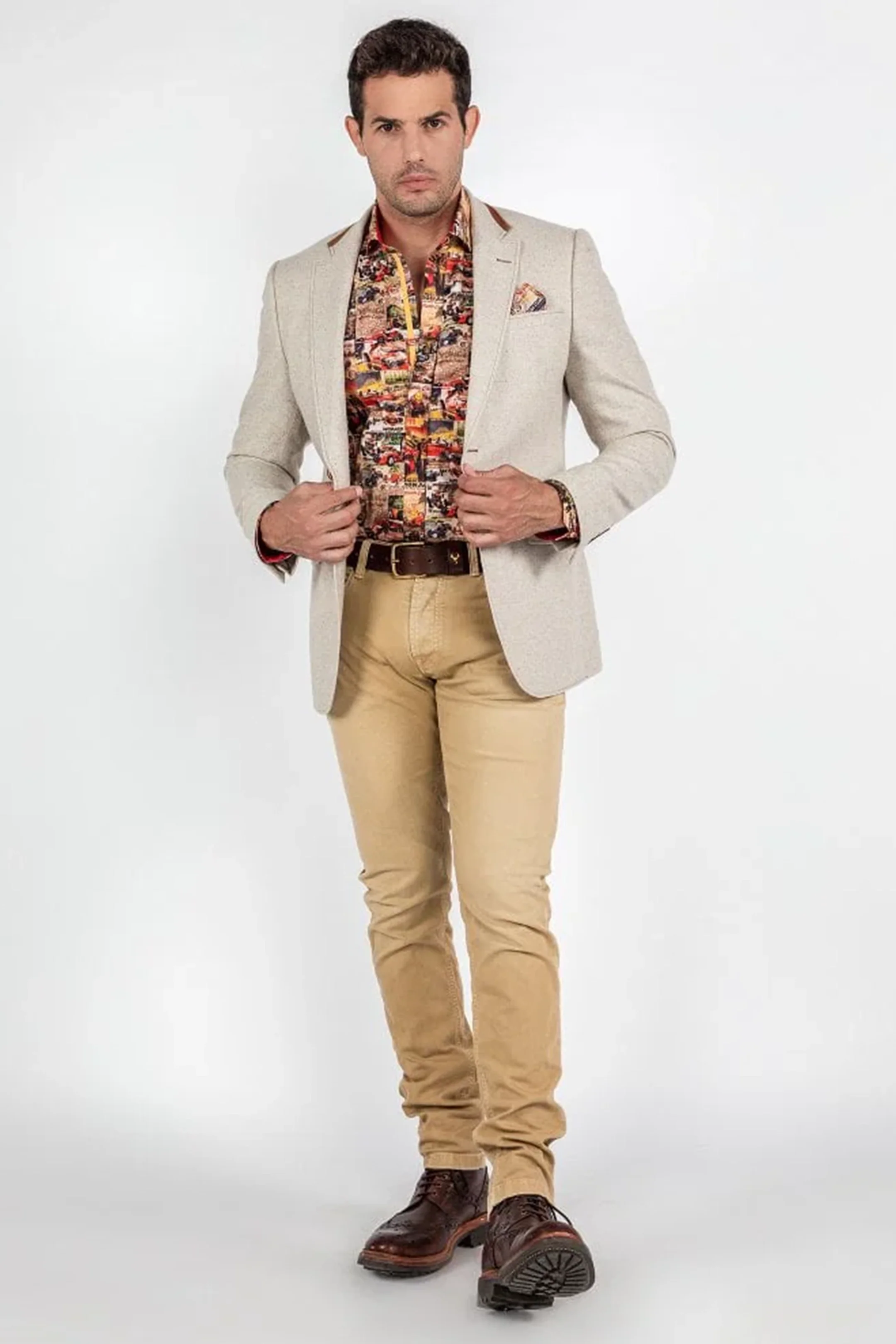 Claudio Lugli Tailored Beige Jacket with Waistcoat - Image 4